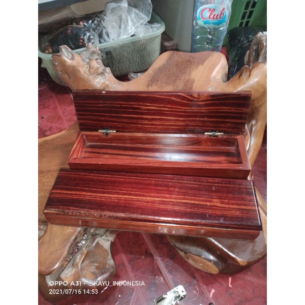 Kotak/Box Tempat Tasbih  Kayu Gaharu zebra merah