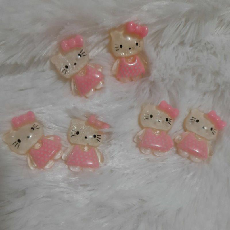 

Aplikasi pita Hello Kitty pink