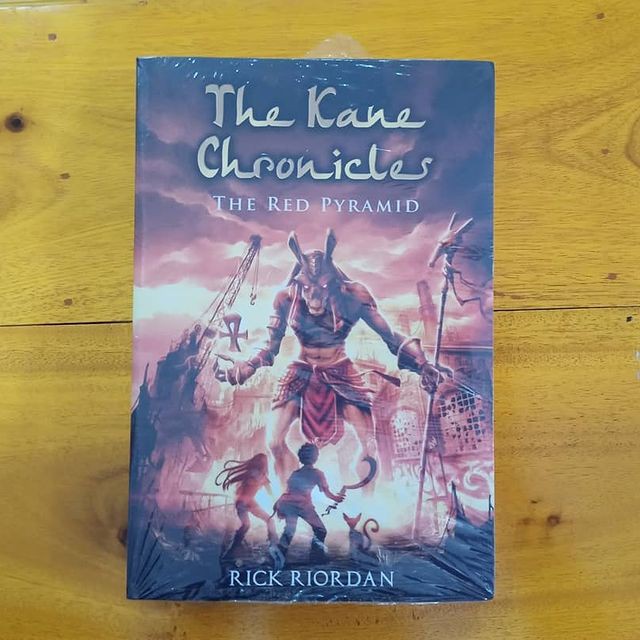 Novel ''The Kane Chronicles'' (The Red Pyramid)