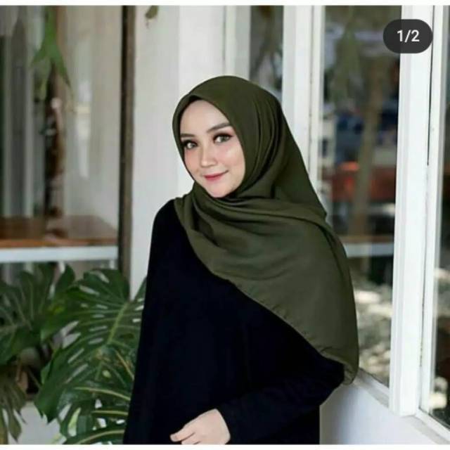 (1 Kg muat 15 pcs ) BELLA SQUARE / HIJAB SEGI EMPAT POLOS