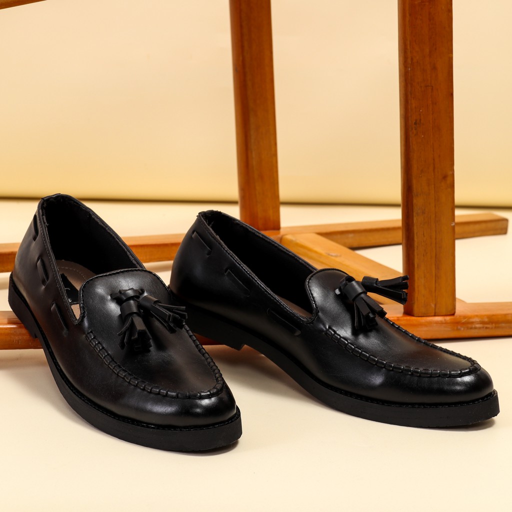 Porto Black | Sepatu Tanpa Tali Hitam Loafers Pria Casual Kerja Formal Kantor Laki | FORIND x Giant Flames
