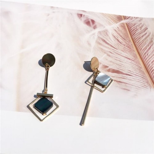 Anting korea tusuk asimetris model marble kotak hitam