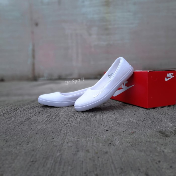 SEPATU NIKE SLIP ON PEREMPUAN . SEPATU NIKE BALET SELOP WANITA - PUTIH, 36