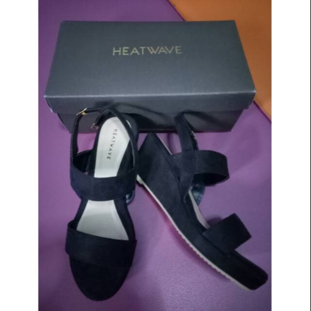 Sepatu Wedges HeatWave Hitam