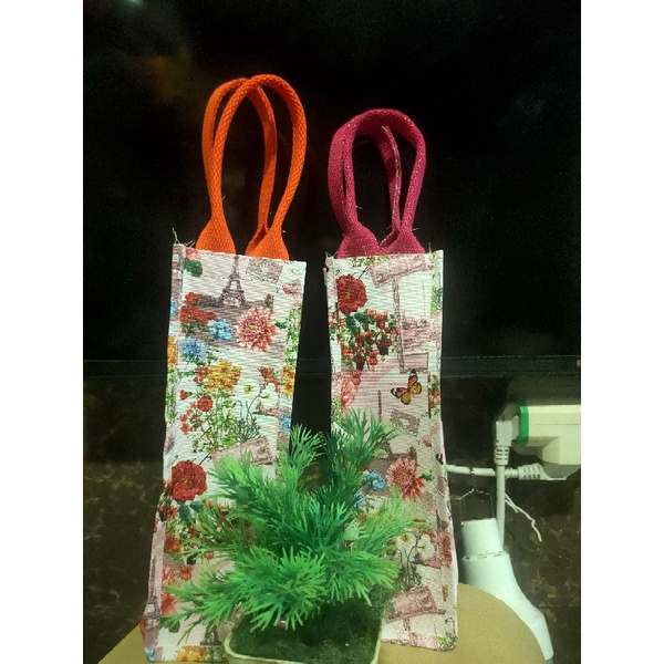 tas botol totebag Tumbler size 8 x8*25 cm bahan waterproof tebal motif banyak