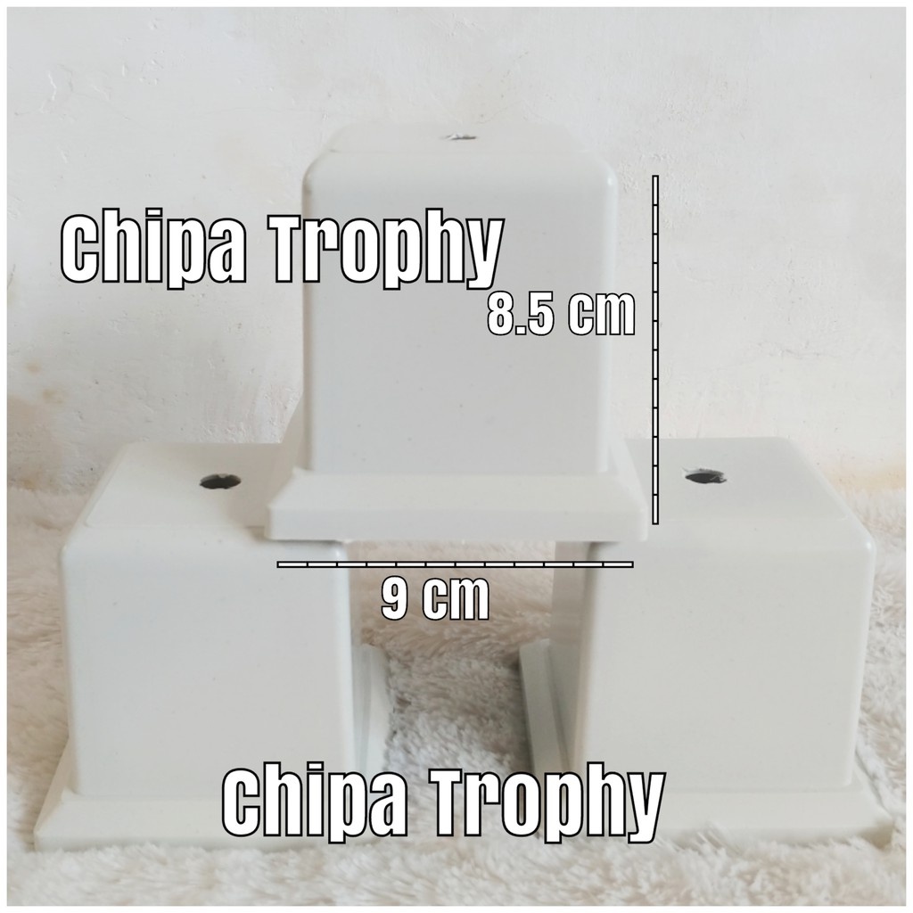 TATAKAN PIALA PLASTIK.TROPHY. W4 HITAM