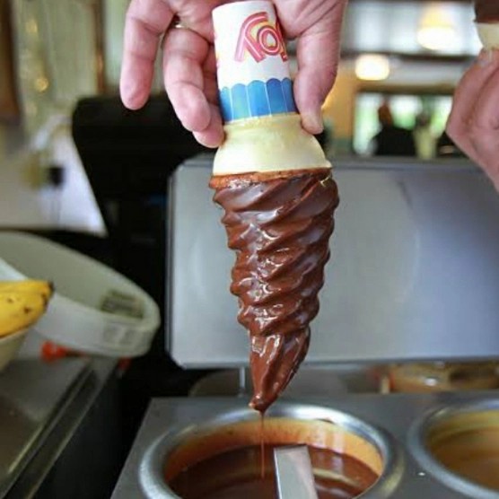 

TOPPING COKLAT BEKU KUE/ICE ES CREAM DIAMOND(COKLAT BEKU MIRIP MAGNUM)