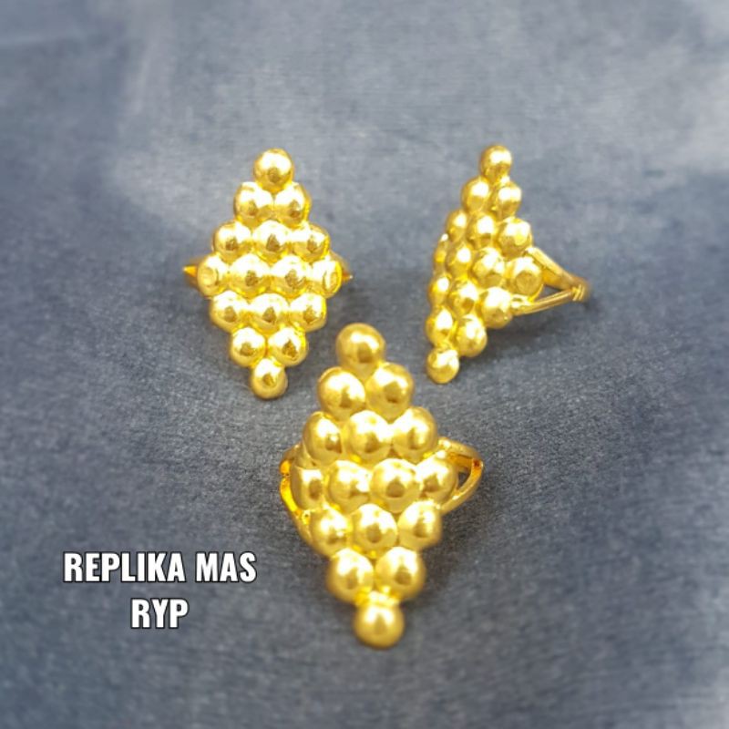 Cincin baris tiga, empat lapis emas 24k dan kristal /replika, awet,persis seperti asli,tahan,cantik