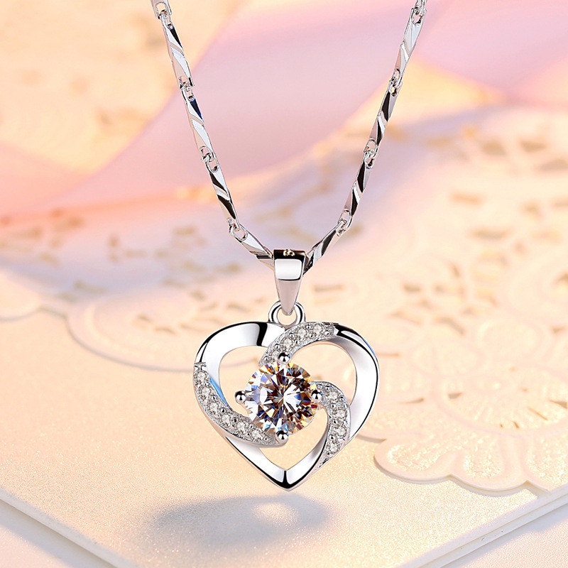 [Ready Stock]Fashion Heart-Shaped Pendant 925 Silver-Plated Diamond Sapphire Necklace