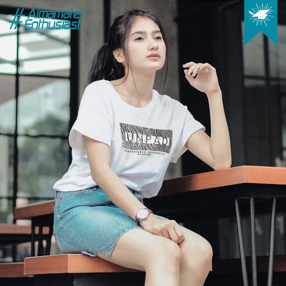 KAOS UNPAD | MERCHANDISE UNPAD | CAMPUSTEES KAOS KAMPUS KAOS UNIVERSITAS DISTRO COMBED 30S POLYFLEX