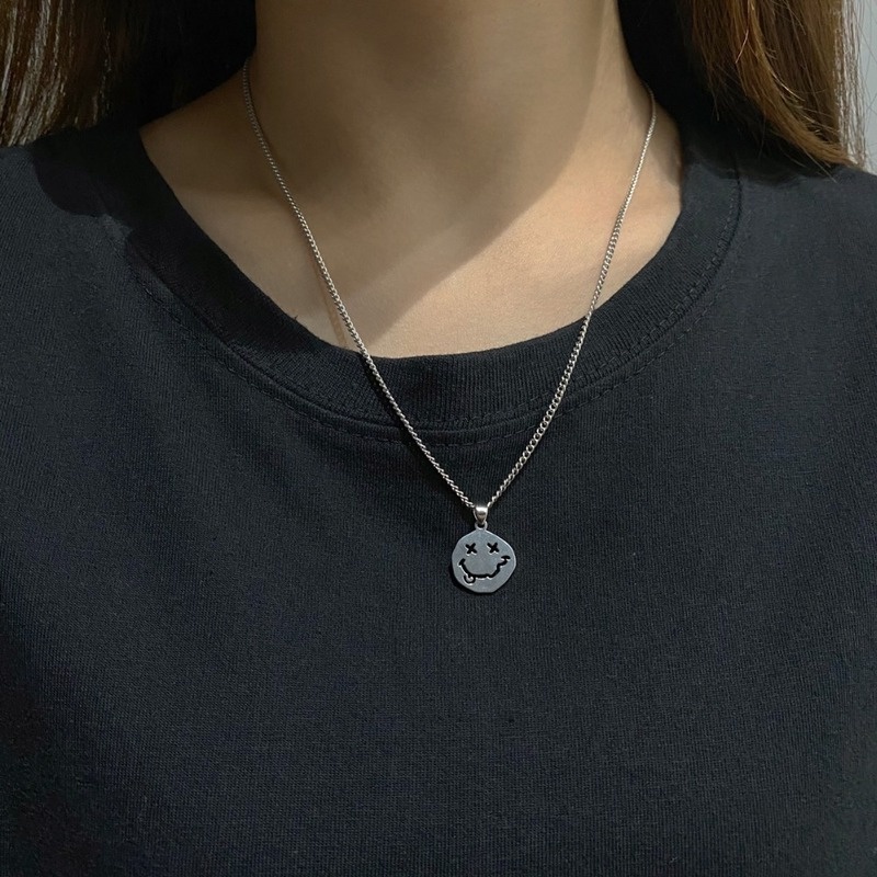 Kalung Rantai Liontin Smiley Face Asimetris Gaya Hip Hop Untuk Pasangan / Pria / Wanita