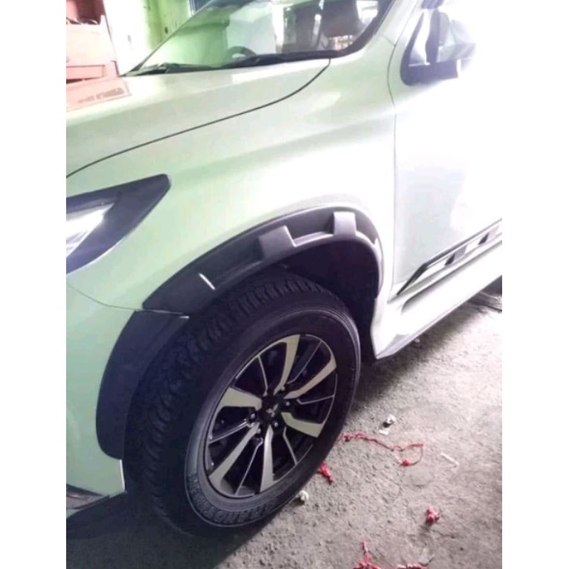 Fender Pajero Sport Model Rockford