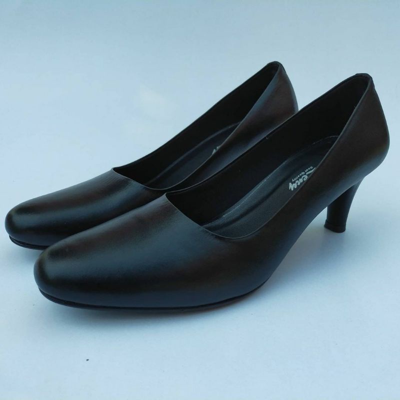Sepatu Pantofel Wanita Hitam Kerja Kantor Heels 7Cm Berbahan Kulit Asli Original