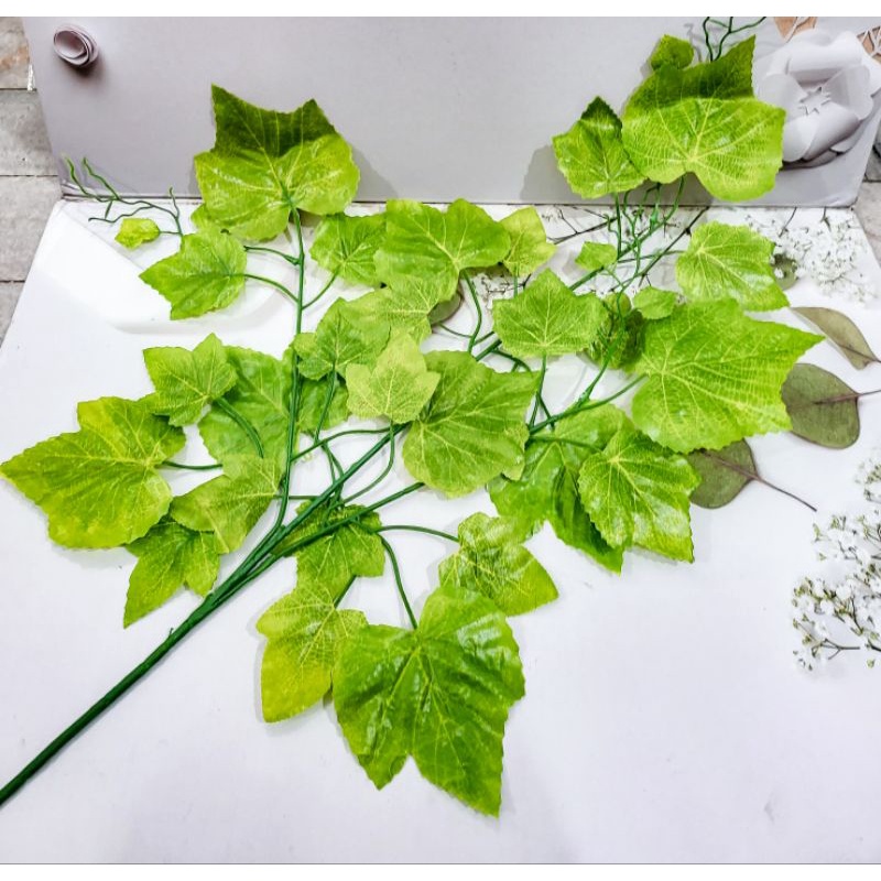 daun anggur lebar / bunga imitasi / daun imitasi