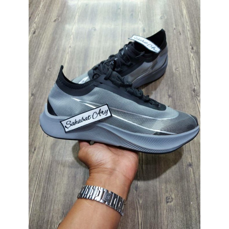 Harga Zoom Fly 3 Grey Terbaru Agustus 