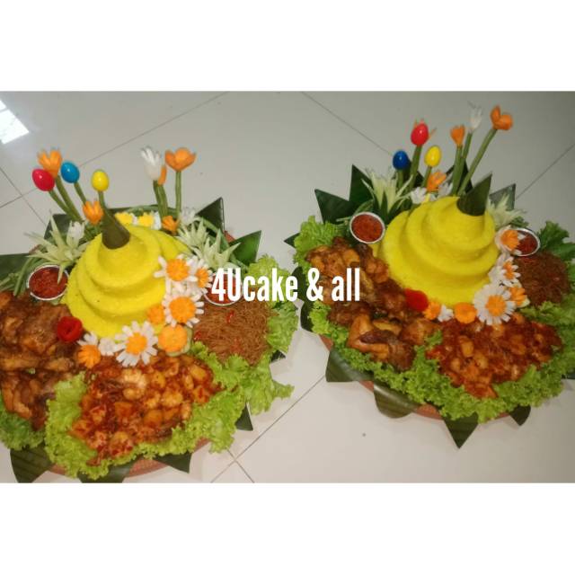 

Tumpeng