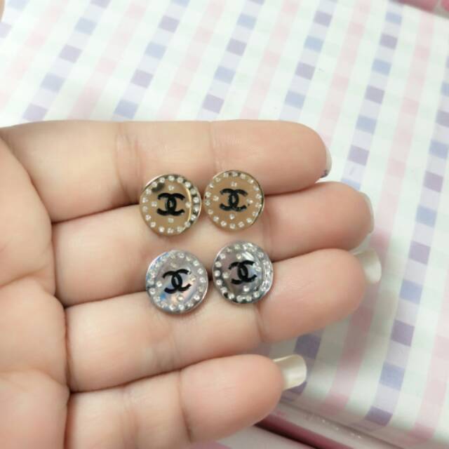 Anting titanium gold/putih