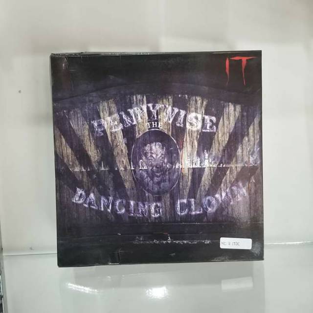 Sale Mainan action figure
Pennywise IT
it the movie
Pennywise
by neca 
tinggi sekitar 7 inch