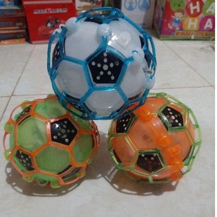 Mainan Bola gila