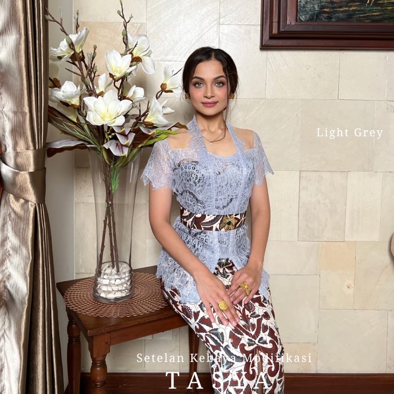Grosir Set Kebaya Tasya Modern Modifikasi Lengan Pendek