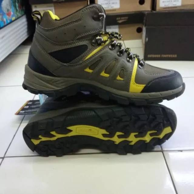 SEPATU GUNUNG SEPATU PRIA SEPATU AIR PROTEC PARAMOUNT