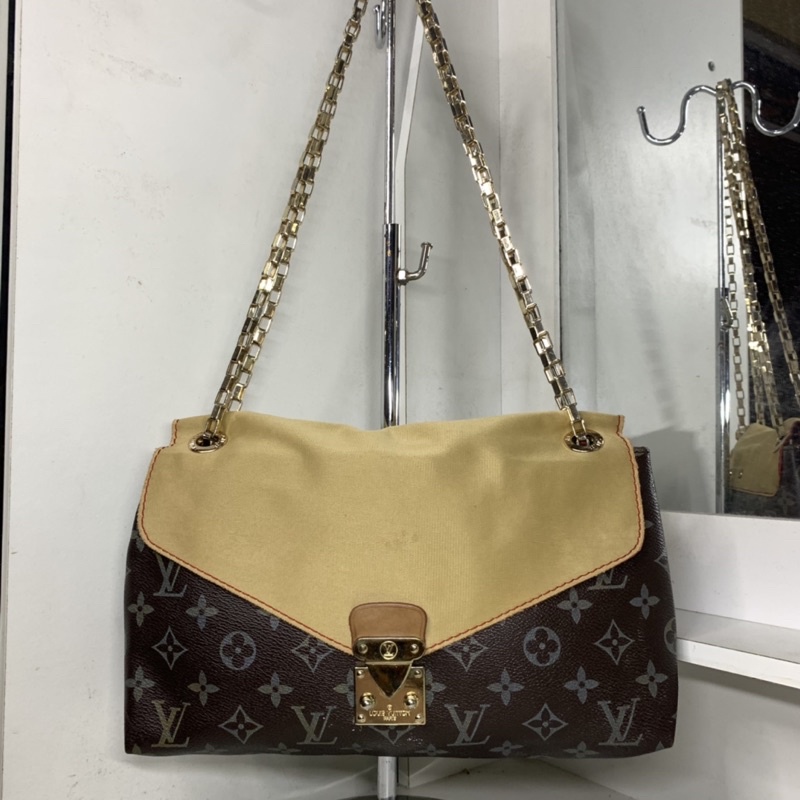 LOUIS VUITTON PALLAS CHAIN BAG PRELOVED