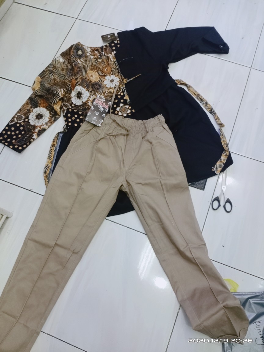 Atasan Batik Wanita Kembang Pita Blouse