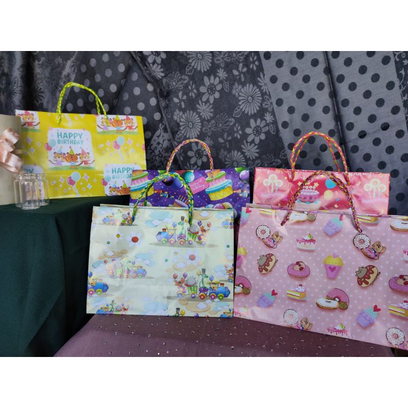 

PAPER BAG ULANG TAHUN KUALITAS TERBAIK DENGAN HARGA TERMURAH