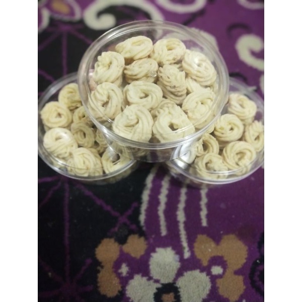 

kue sagu keju