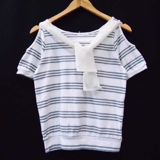 MOUTH VALLEY Cold Shoulder Bow Tie Striped Blouse (White)