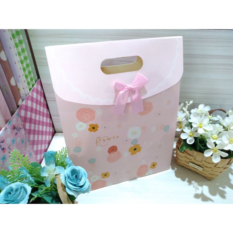 Paperbag lucu ukuran 28x15x37cm