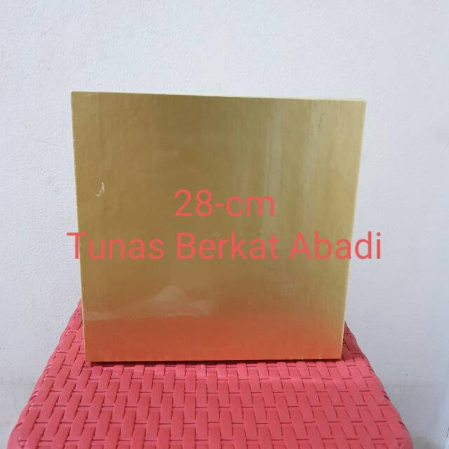 Tatakan kue Gold kotak 28 cm / Greyboard kotak Gold 28 cm @25 pcs