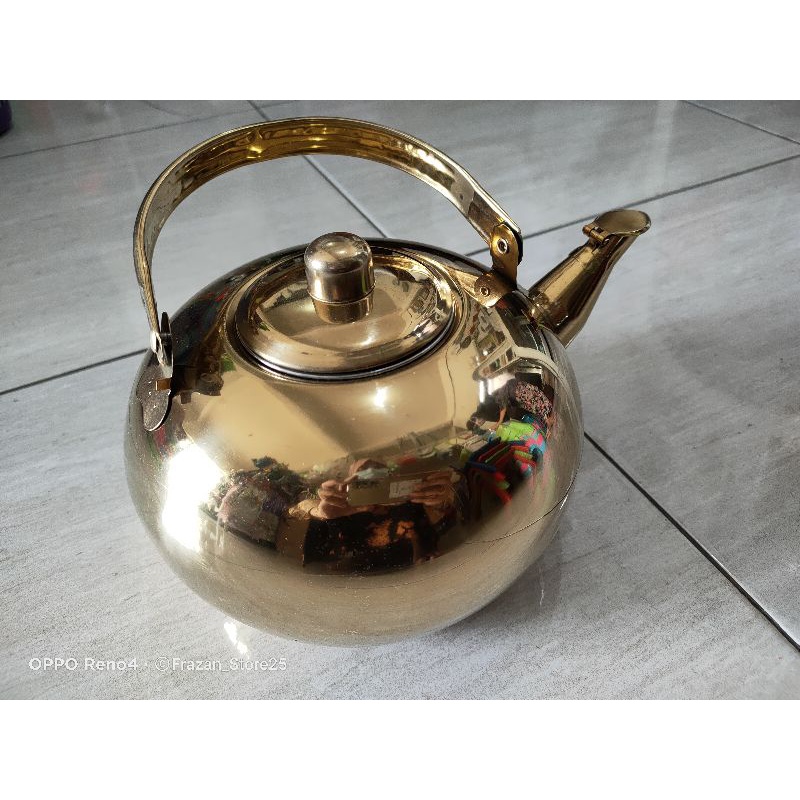 Kettle Stainless Steel Warna Emas SA 555 18 cm Ada Saringan dan Tutup