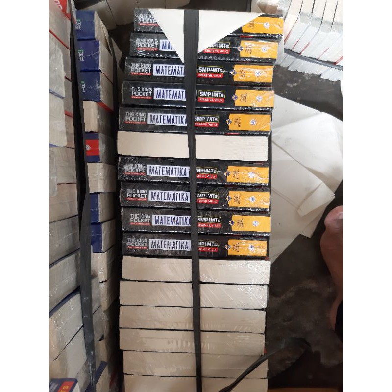 BUKU SOAL BEST : NEW UPDATE THE KING POCKET RUMUS & PENALARAN MATEMATIKA . IPA SMP/MTs-4