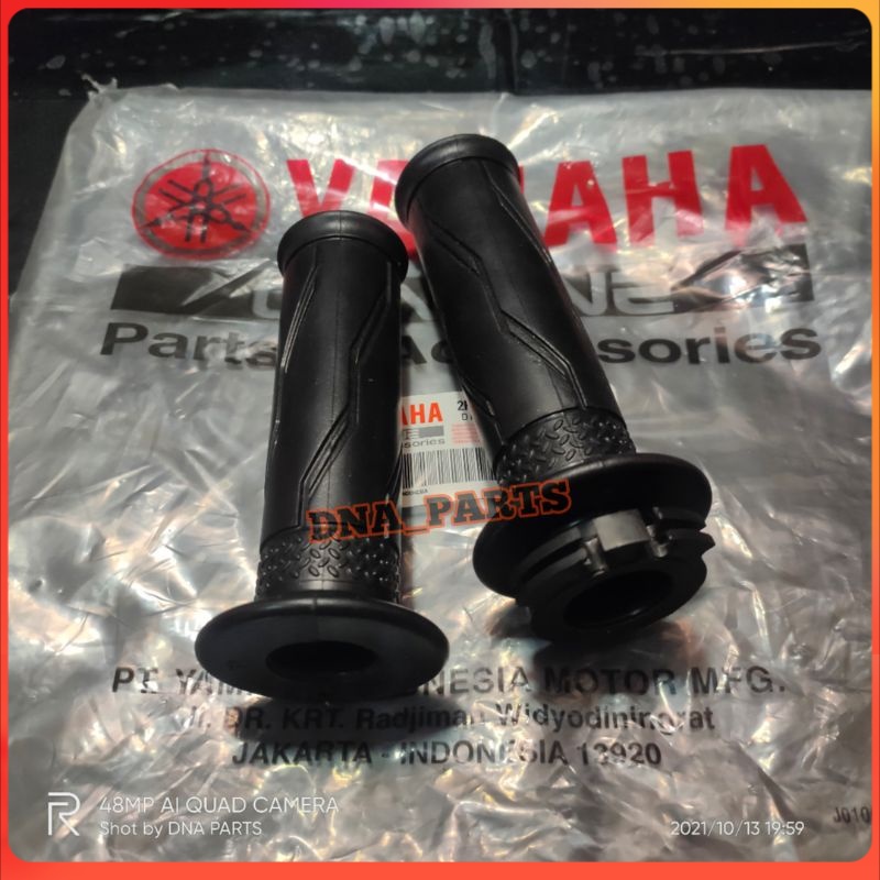 handgrip vixion handgrip R15 handgrip scorpio handgrip Nmax hand grip handgrip yamaha 2 lubang tali 