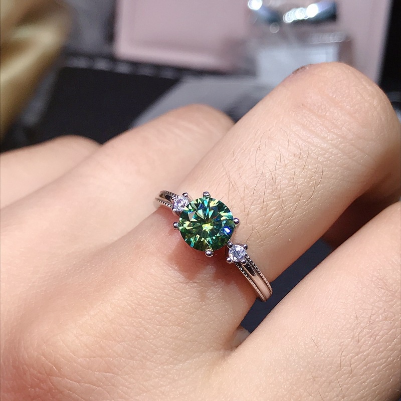 Cincin Wanita Bahan 925 Silver Aksen Berlian Warna Hijau Untuk Pernikahan