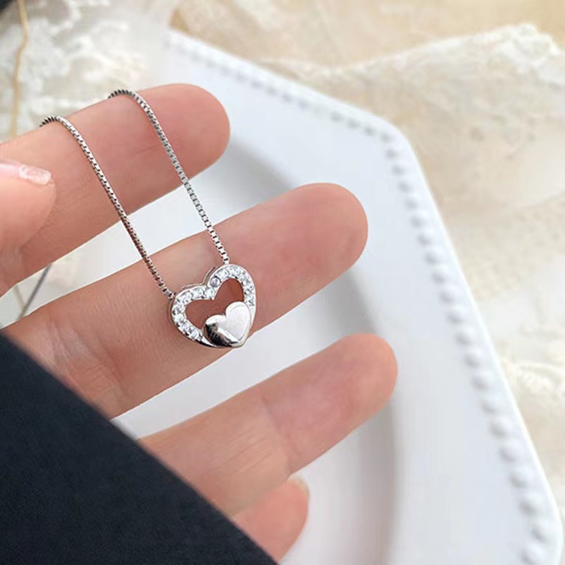 Kalung Rantai Klavikula Hias Liontin Hati Ganda Aksen Berlian Gaya Korea Untuk Wanita