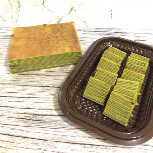 

Lapis legit pandan uk 22x22 spesial wisman
