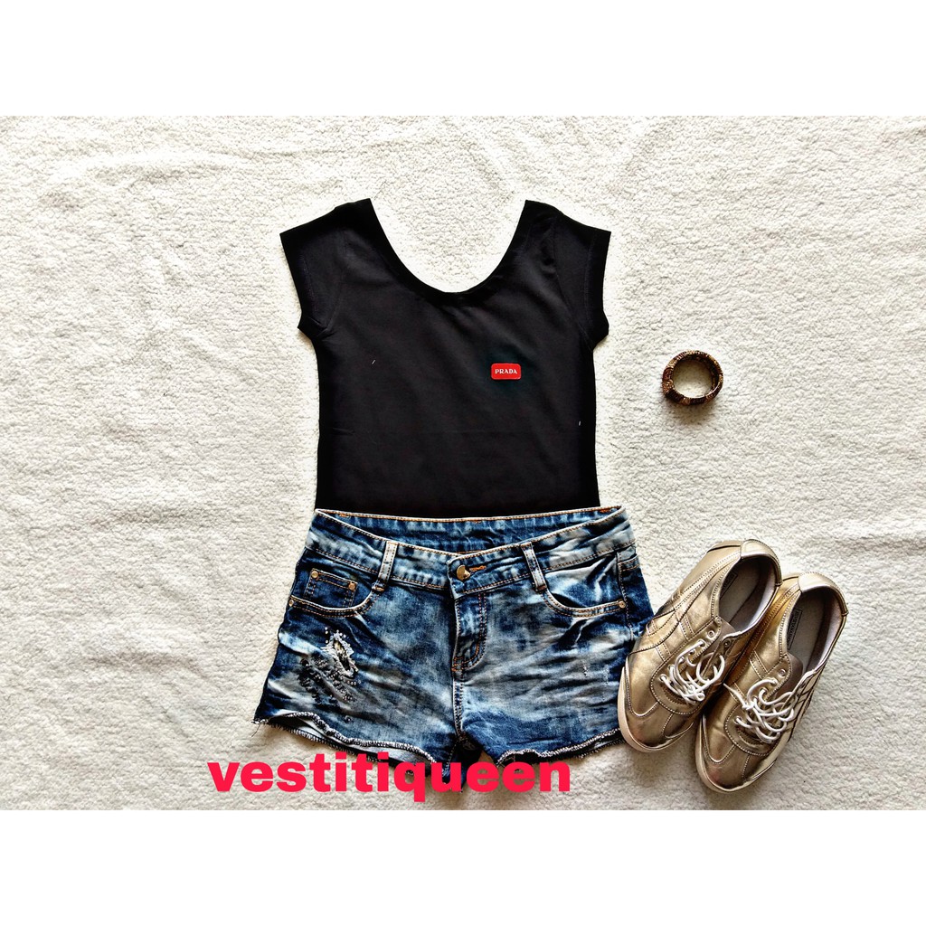 kaos wanita prada
