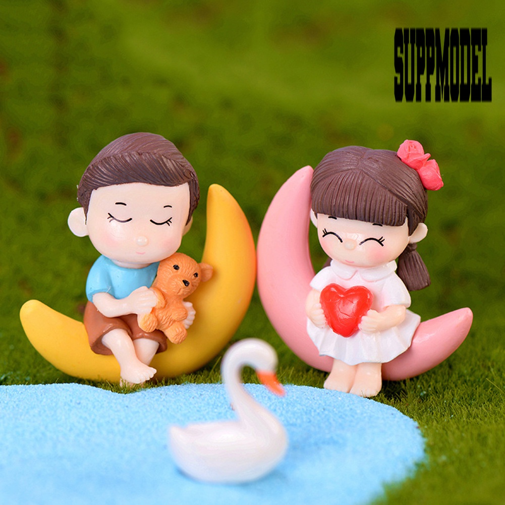 Suppmodel 2Pcs / Set Gantungan Kunci Boneka Anak Laki-Laki / Perempuan Mini Bahan Resin Untuk Dekorasi Taman DIY