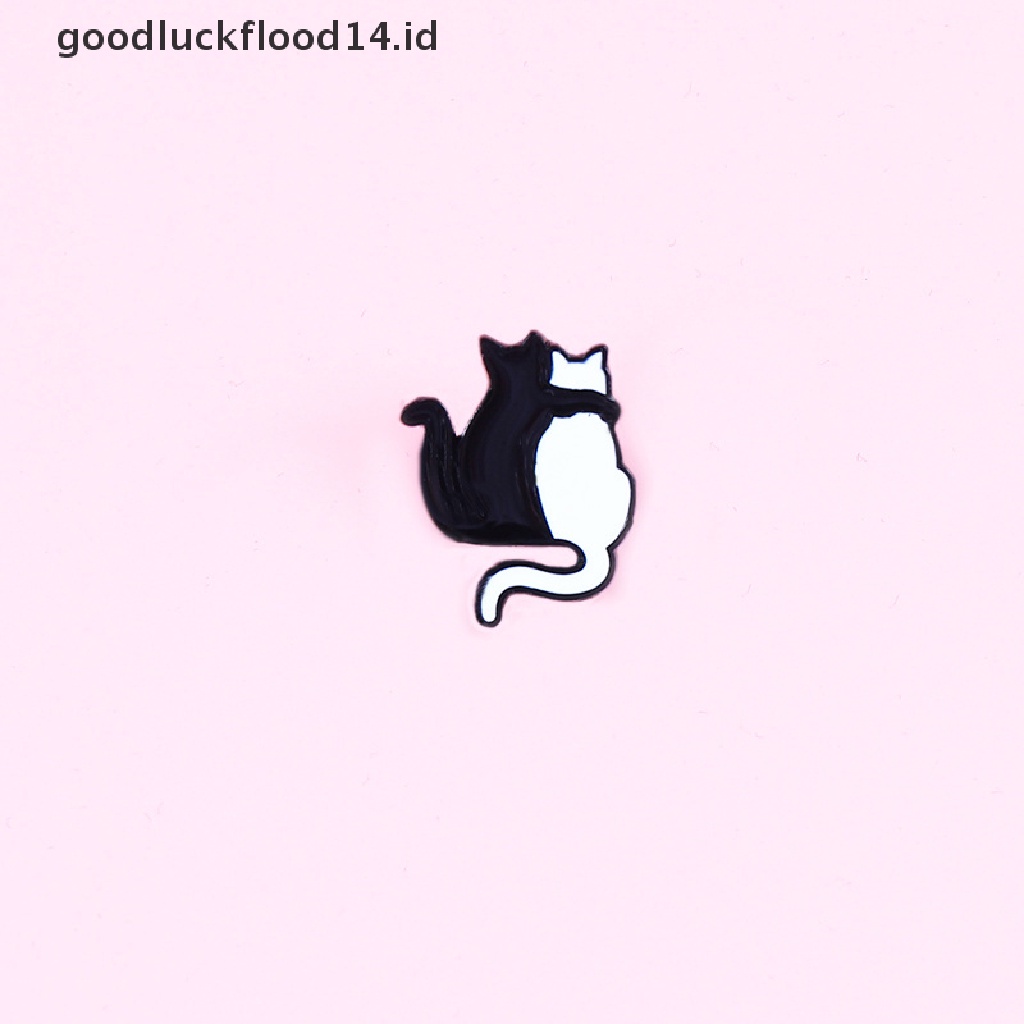 [OOID] Black And White Cat Enamel Pins Hugging Cats Brooches Cartoon Cute Animal Brooch ID