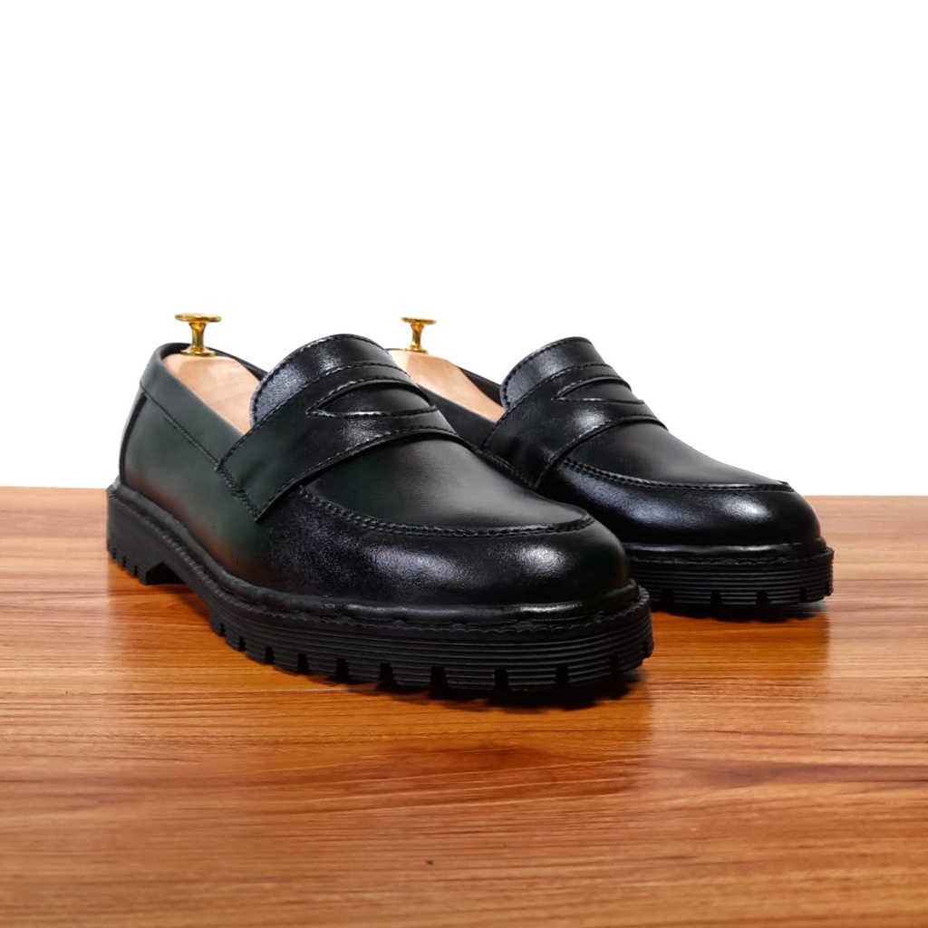 SEPATU PRIA FORMAL LOAFER KASUAL HITAM POLOS TERBARU