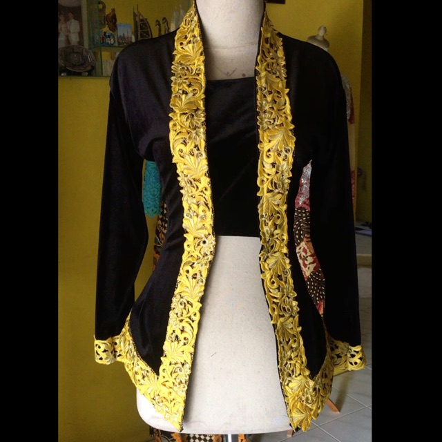 kebaya wanita Kebaya Bludru Hitam Bordir