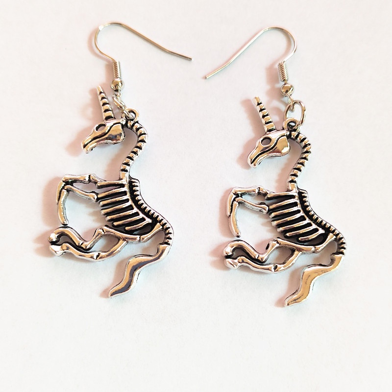 Anting Tusuk Motif Unicorn Warna Silver Untuk Wanita