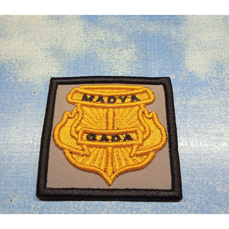 atribut satpam gada madya