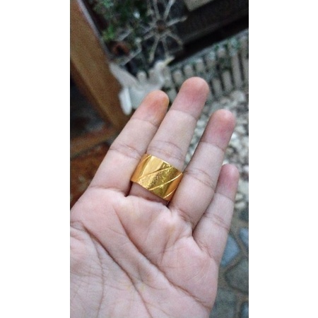 Cincin lapisan emas