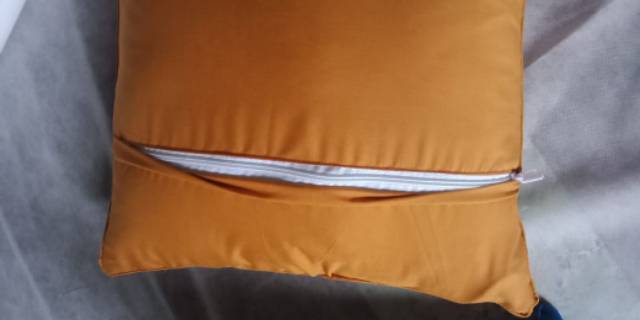 Sarung bantal kursi polos 40x40 cm