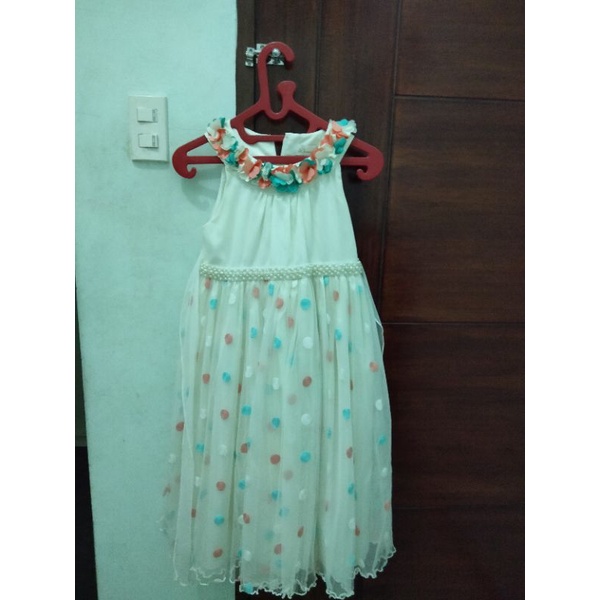 Gaun Preloved (Putih Bunga)