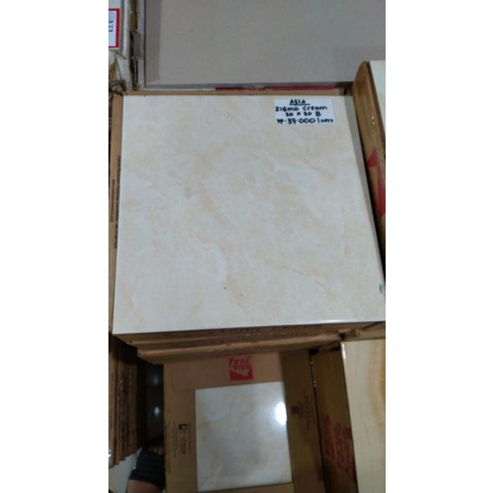 Keramik Lantai Kilap Asia Zigma Cream 30x30 KW2