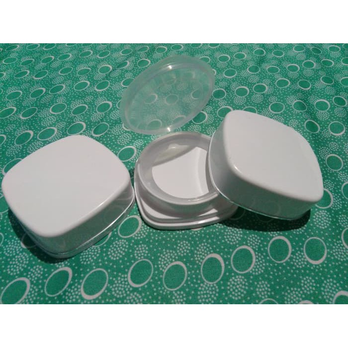 Pot Tempat Bedak Tabur